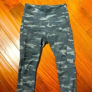 Athelta small camo leggings